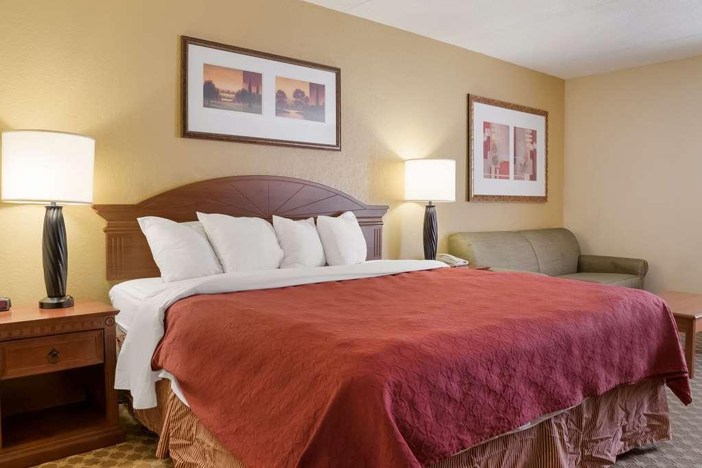 Quality Inn & Suites Saginaw Rum bild