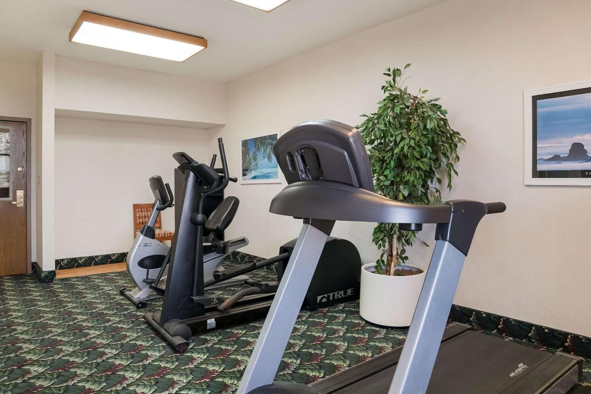 Quality Inn & Suites Saginaw Exteriör bild