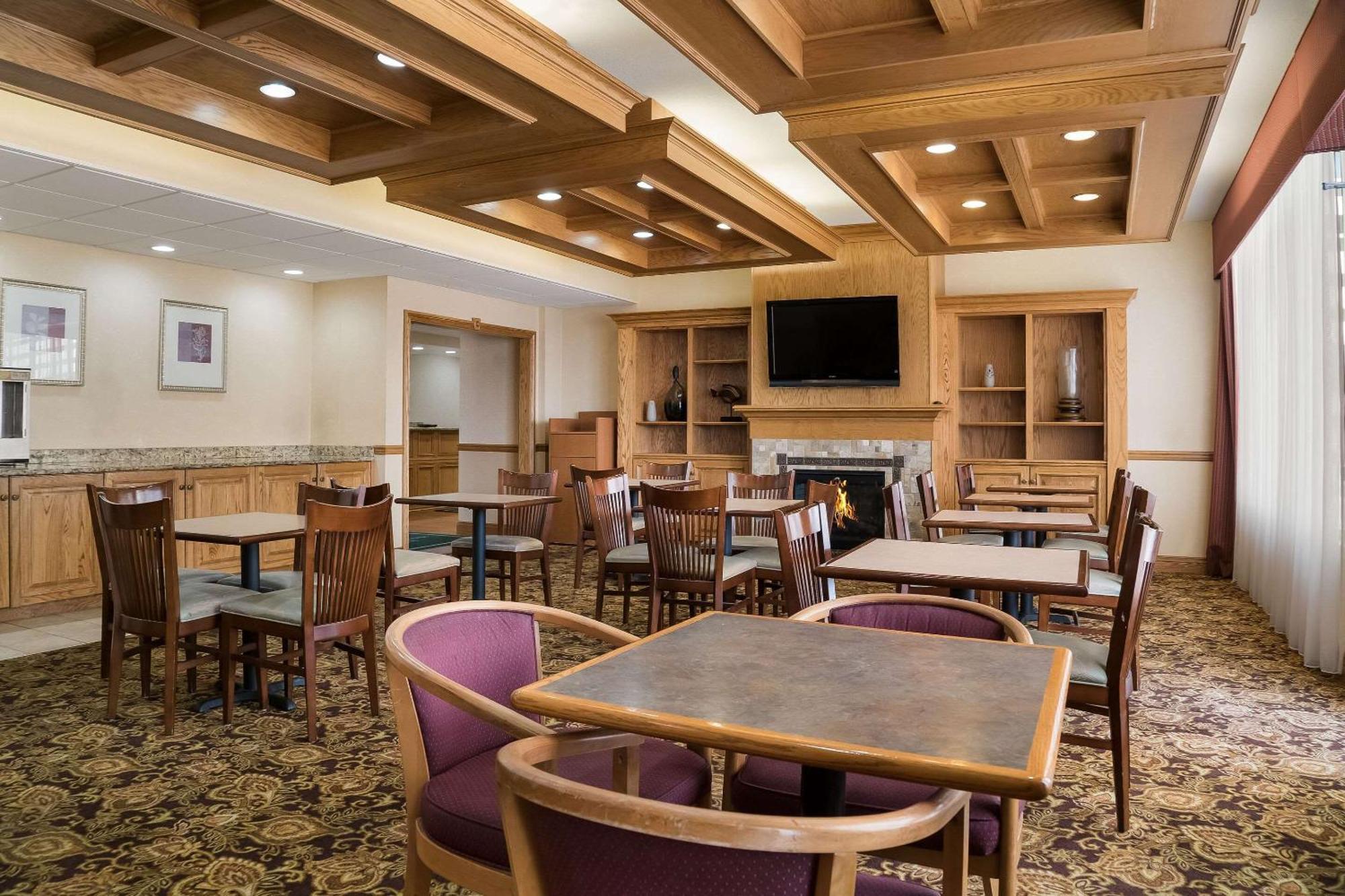 Quality Inn & Suites Saginaw Exteriör bild