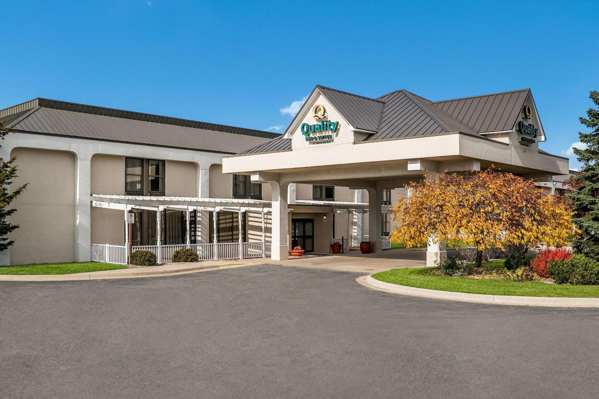 Quality Inn & Suites Saginaw Exteriör bild